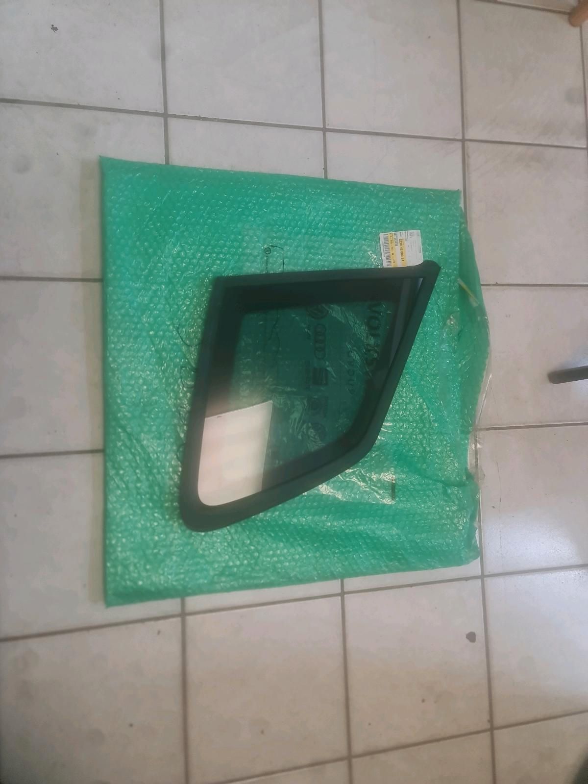 SKODA KAROQ NU7 Rear Left Quarter Window Glass 57A845297 43R-0116