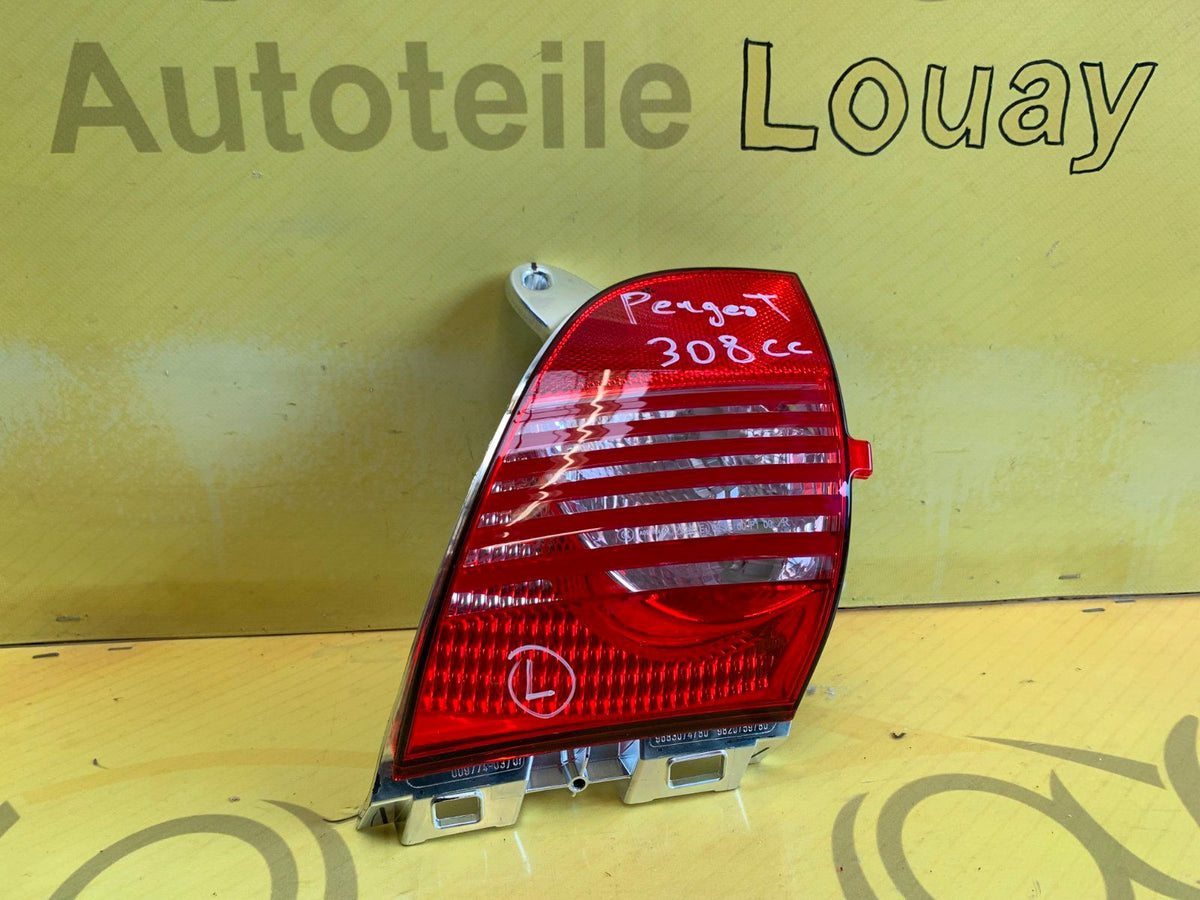 Peugeot 2008 MK1 Rückleuchte links 009774030002 2NR009774