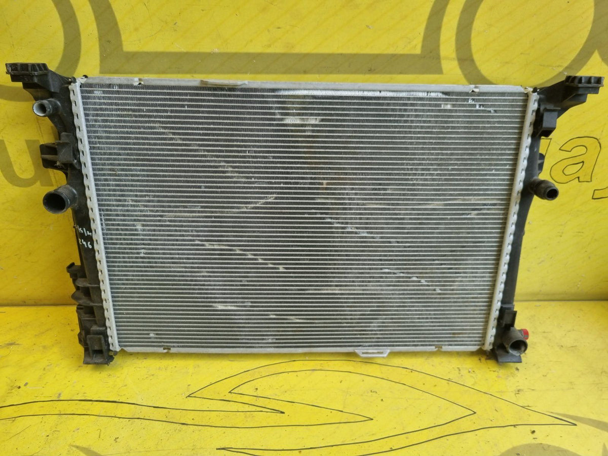 Mercedes Benz B-Klasse W246 Wasserkühler Kühler A2465001303