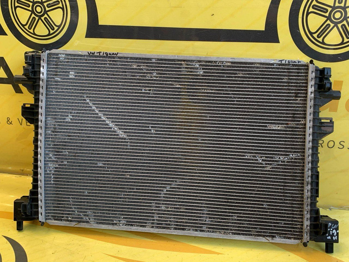 VW Passat Tiguan Audi A3 Kühler Wasserkühler 5Q0121251HQ
