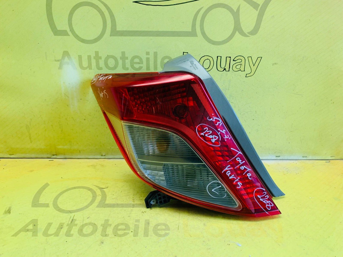 Toyota Yaris Rückleuchte Original links 2012-2015