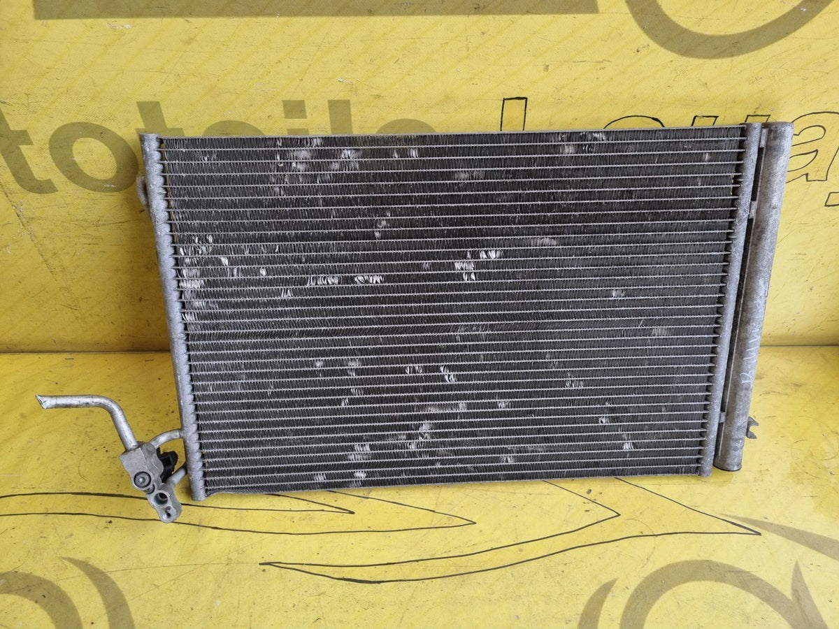 BMW 1er 3er E87 E90 E91 E92 Kondensator Original  9169772