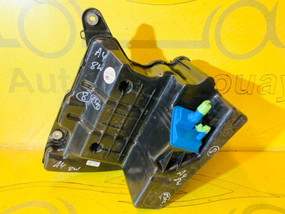 Audi A4 B9 A5 F5 AdBlue Tank mit Pumpe 8W0131878BS